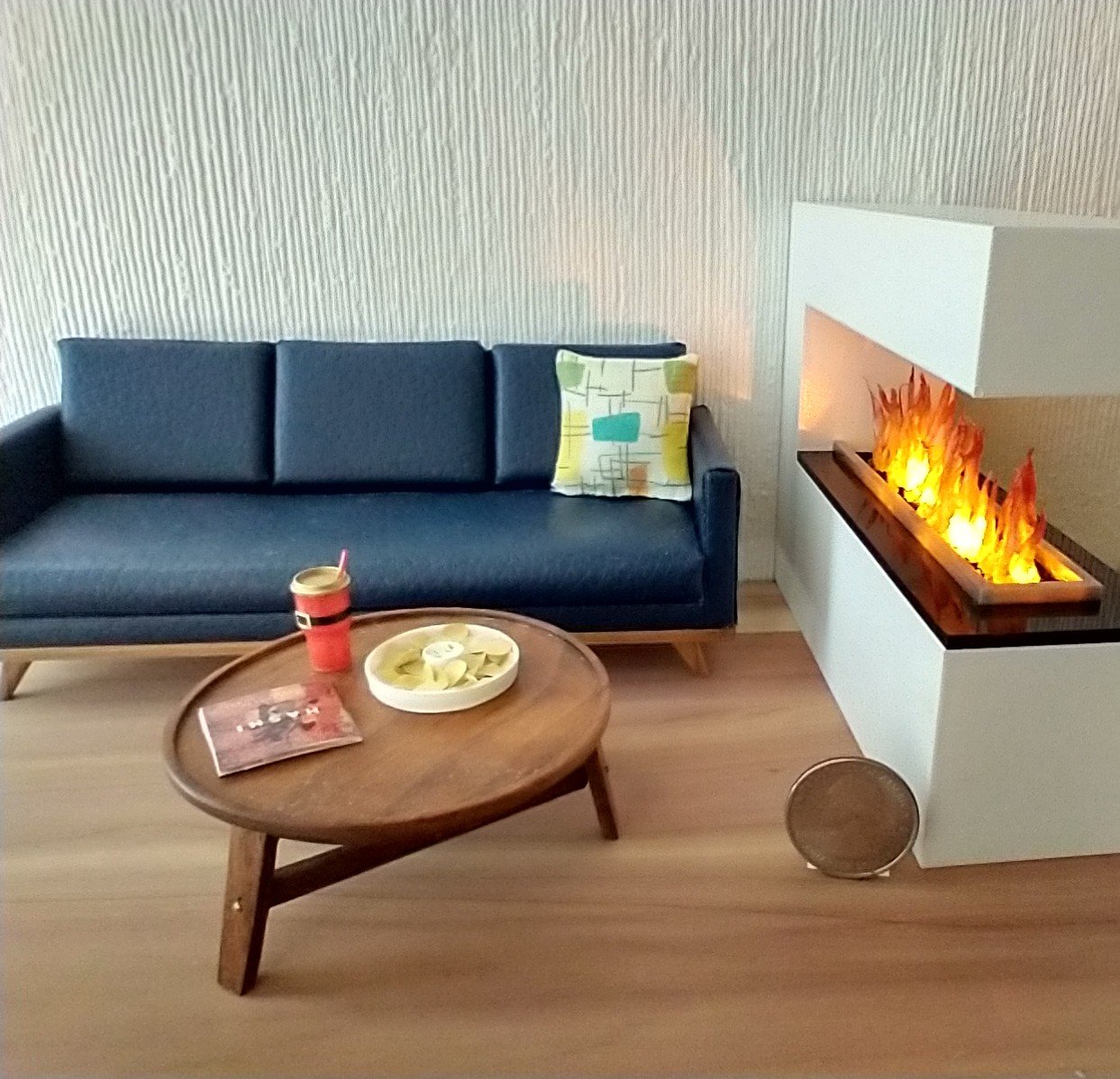 1:12 Dollhouse modern fireplace in white also as a room divider with battery operated flickering insert on two AAA batteries