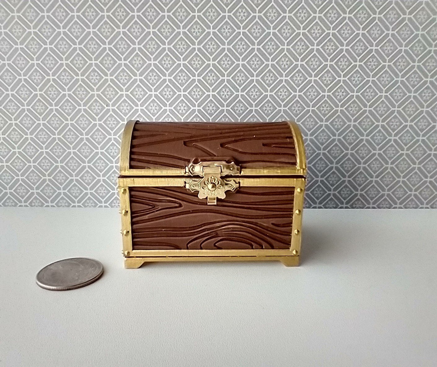 1:12 scale miniature battery lighted treasure chest in chocolate color wood grain texture lights up when lid is open