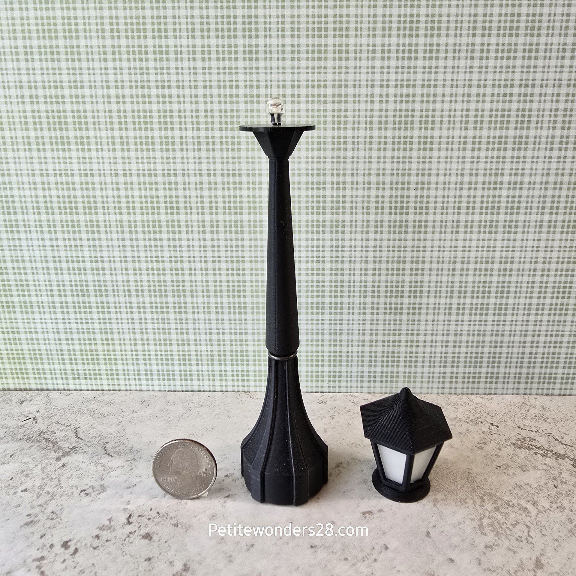 1:12 scale dollhouse battery lighted street lamp with removable lantern and wreath No external wires Price is for EACH lamp