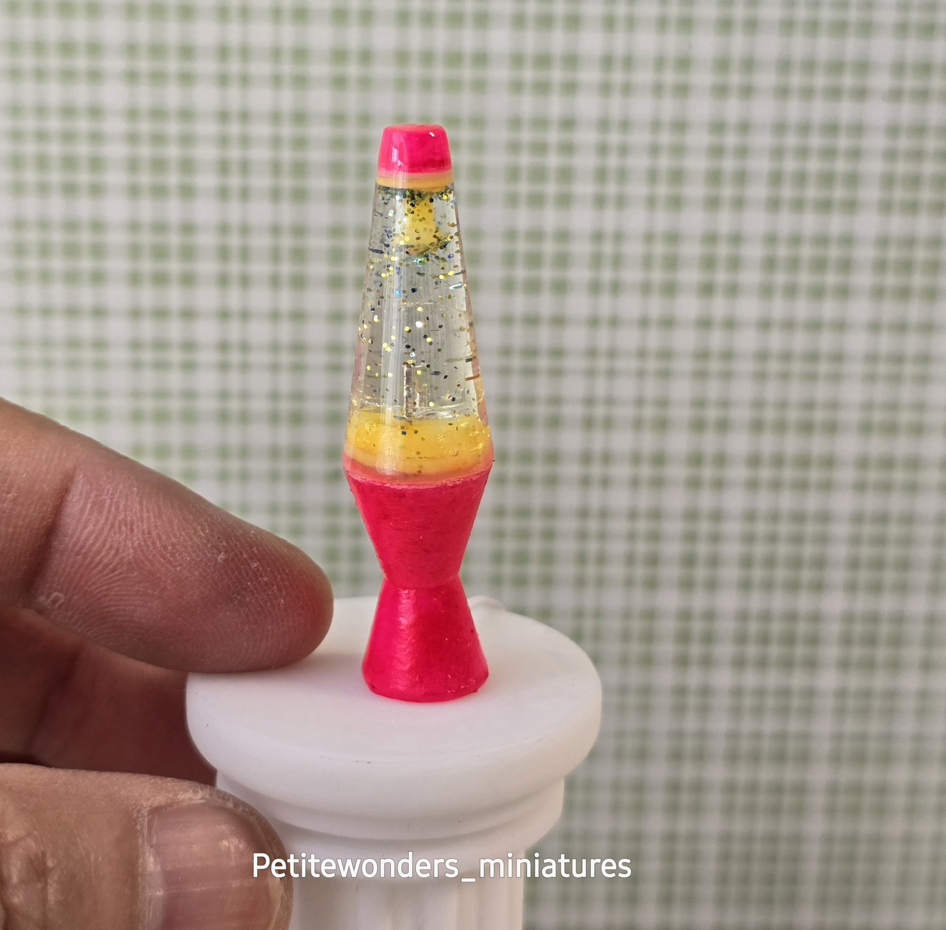1:12 Dollhouse miniature retro lava lamp Battery operated LED table lamp MCM style with external wires REF Color changing LED Neon pink base