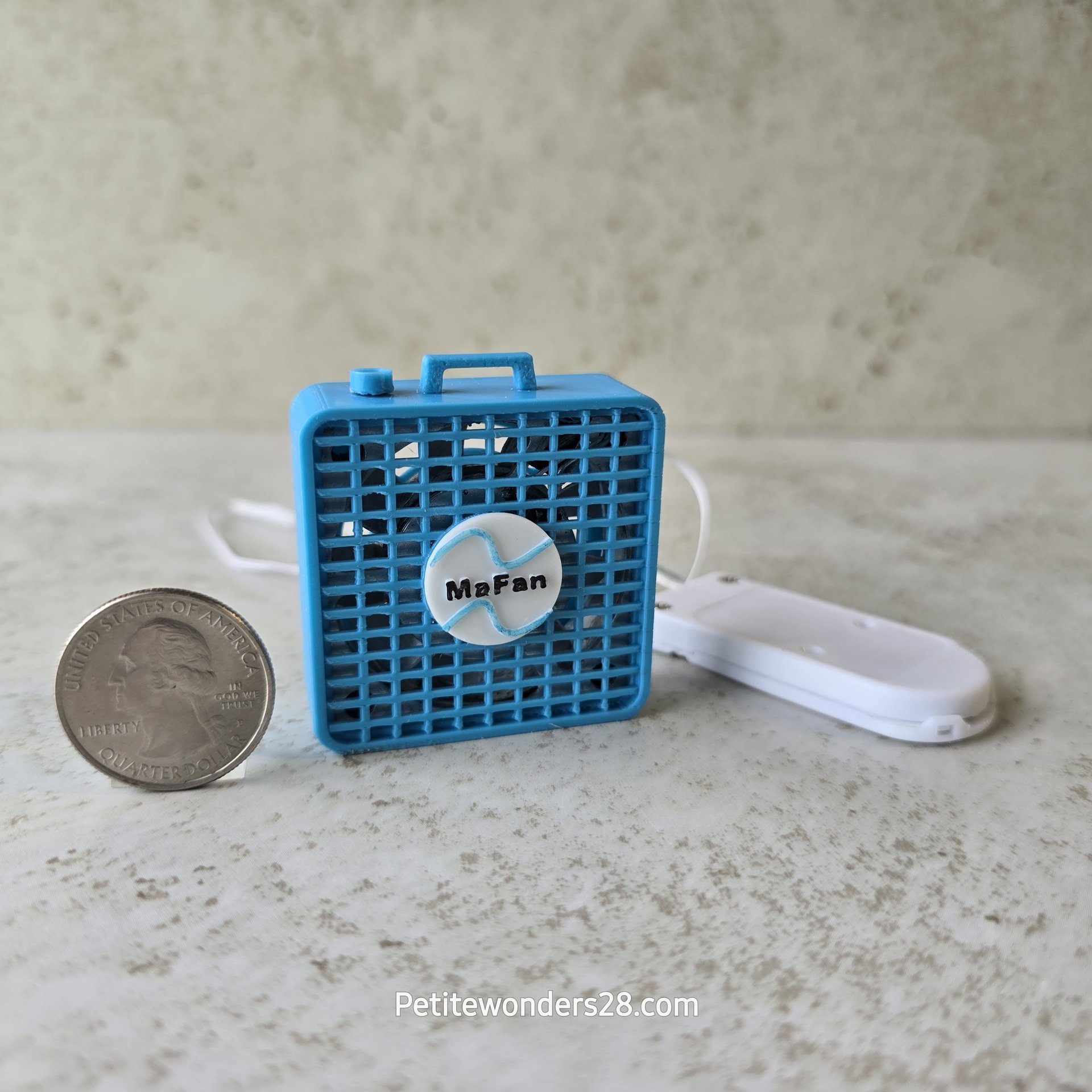 1:12 Dollhouse miniature box fan with real fan motor REF Turquoise