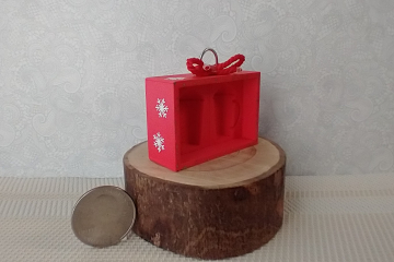 Play scale 1:6 or Barbie red gift box to hold two winter themed mugs with cream lids for 12-inch dolls REF 2-mug gift box Mugs NOT included