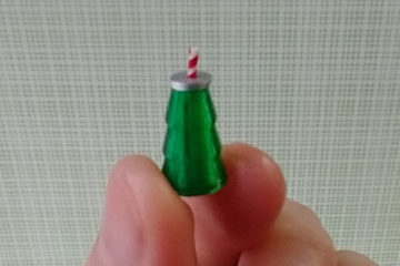 1:12 Dollhouse miniature holiday-themed Christmas tree shaped bottled with peppermint straw REF Silvery cap