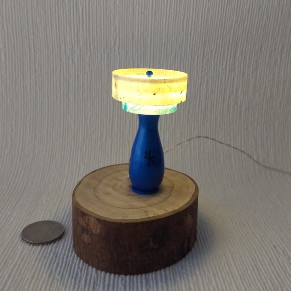 MId-century style faux fiber glass table lamp