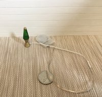 1:12 Dollhouse miniature Handcrafted retro lava lamp Battery operated LED table lamp MCM style with external wires - green resin