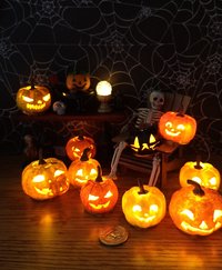 Battery operated miniature light up Jack-O-Lantern Pumpkin LED light for Halloween No external wires REF A Smiley slit eyes