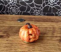 Battery operated miniature light up Jack-O-Lantern Pumpkin LED light for Halloween No external wires REF Play scale freckles