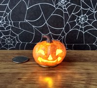 Battery operated miniature light up Jack-O-Lantern Pumpkin LED light for Halloween No external wires REF Play scale freckles