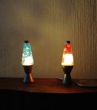 1:12 Dollhouse miniature retro lava lamp Battery operated LED table lamp MCM style with external wires - blue glitter