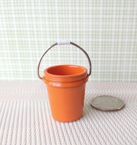 1:12 Dollhouse miniature all-purpose bucket equivalent to home center 5-gallon plastic bucket REF Orange