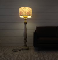 1:12 Dollhouse miniature classic floor lamp with drum shade and candlestick styled post Battery operated with external wires REF Red