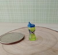 1:12 Dollhouse miniature sippy cup with blue lid REF green