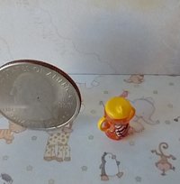 1:12 Dollhouse miniature sippy cup with easy grip handles zebra and giraffe decals REF yellow lid