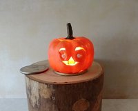 Battery operated miniature light up Jack-O-Lantern Pumpkin LED light for Halloween No external wires REF Blue eyes