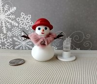 1:12 Dollhouse miniature light up snowlady with rabbit fur shawl and red hat Battery operated holiday decor REF Snowlady