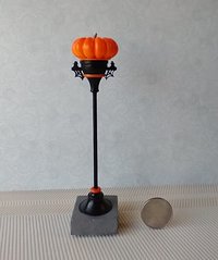1:12 scale dollhouse battery lighted pumpkin street lamp with brass post on faux concrete block Halloween decorative floor lamp No external wires REF Flat pumpkin