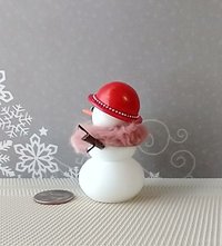 1:12 Dollhouse miniature light up snowlady with rabbit fur shawl and red hat Battery operated holiday decor REF Snowlady