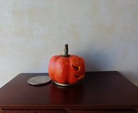 Battery operated miniature light up Jack-O-Lantern Pumpkin LED light for Halloween No external wires