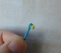 1:12 Dollhouse kitchen brush with handle REF Blue handle