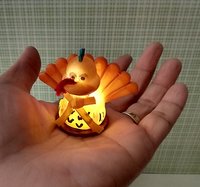Battery lighted miniature Thankstgiving turkey for 1-inch scale or play scale REF Feathered head