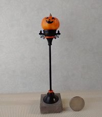 1:12 scale dollhouse pumpkin street lamp with brass post on faux concrete block Halloween decorative floor lamp No external wires REF 2-Faced Jack