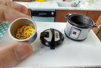 1:12 Dollhouse miniature Instant pressure cooker or multi-cooker with removable lid and cooking pot + egg rack - NON-working