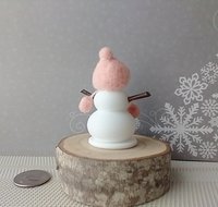 1:12 Dollhouse miniature light up snow girl with needle felted pink wool hat and pom-pom Battery operated holiday decor REF Pink hat