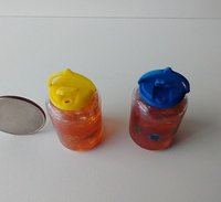 1:12 Dollhouse miniature large tea jar filled with faux tea and ice cubes REF Yellow lidded