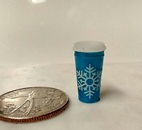 1:12 Dollhouse miniature holiday tumbler in turquoise with removable lid REF Turquoise with big snowflake