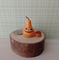 1:12 scale miniature light up gourd lantern Battery operated gourd Jack-o-lantern with magnet switch control Halloween decor REF Mottled orange