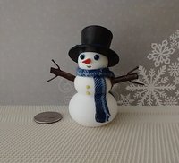 1:12 Dollhouse miniature light up snowman with removable hat Battery operated holiday decor REF Bluds plaid scarf
