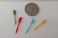 1:12 Dollhouse miniature faux silicone spatula REF Yellow