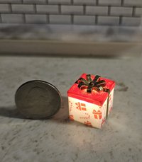 1-inch scale dollhouse miniature light up Christmas gift box Battery lighted gift box for mini holiday scene REF #12 Small square + red gift boxes