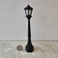 1:12 scale dollhouse battery lighted street lamp with removable lantern and wreath No external wires Price is for EACH lamp