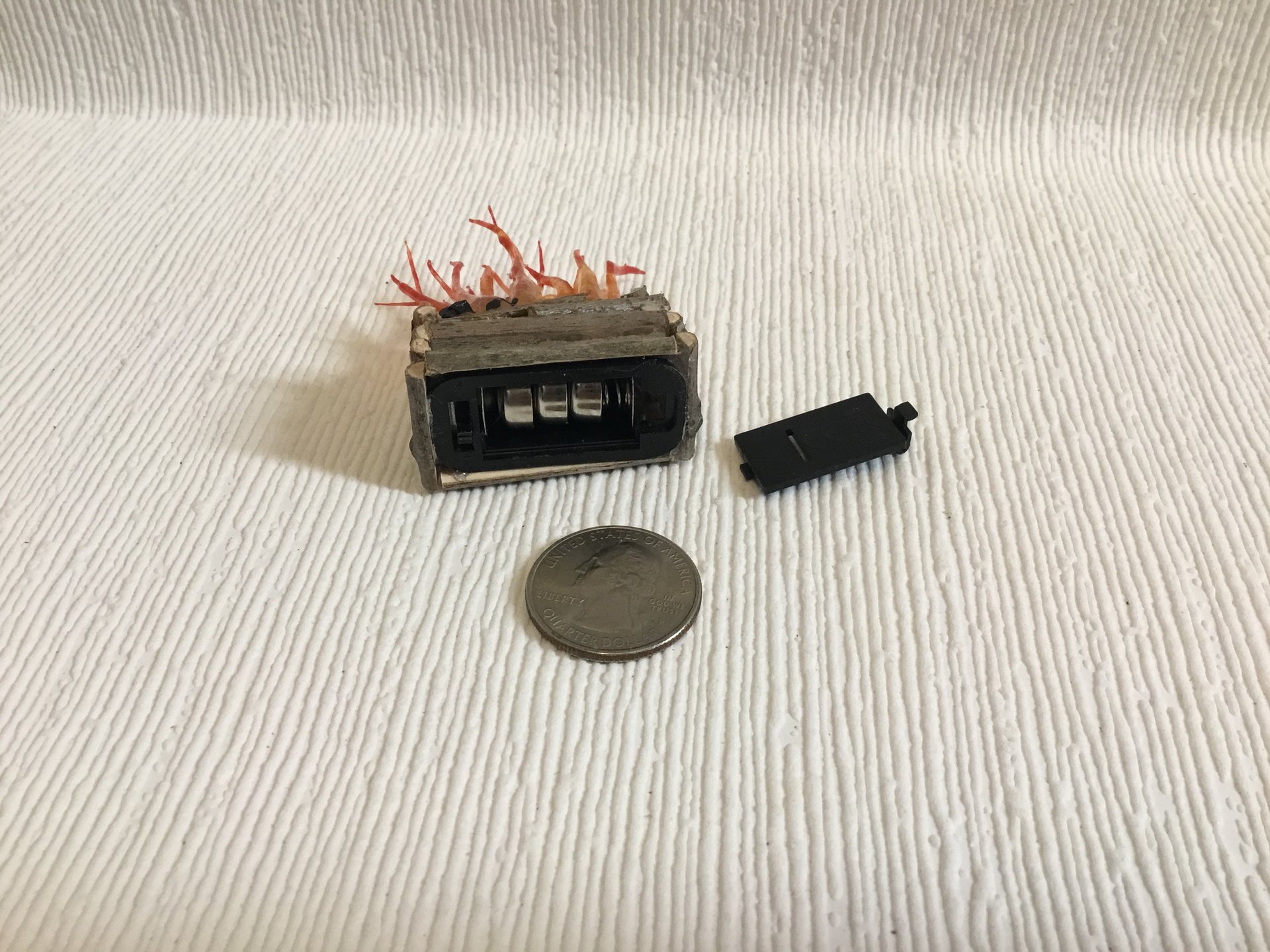 1:12 Dollhouse realistic light up firelogs with flickering flames Battery operated lit logs 1 unit