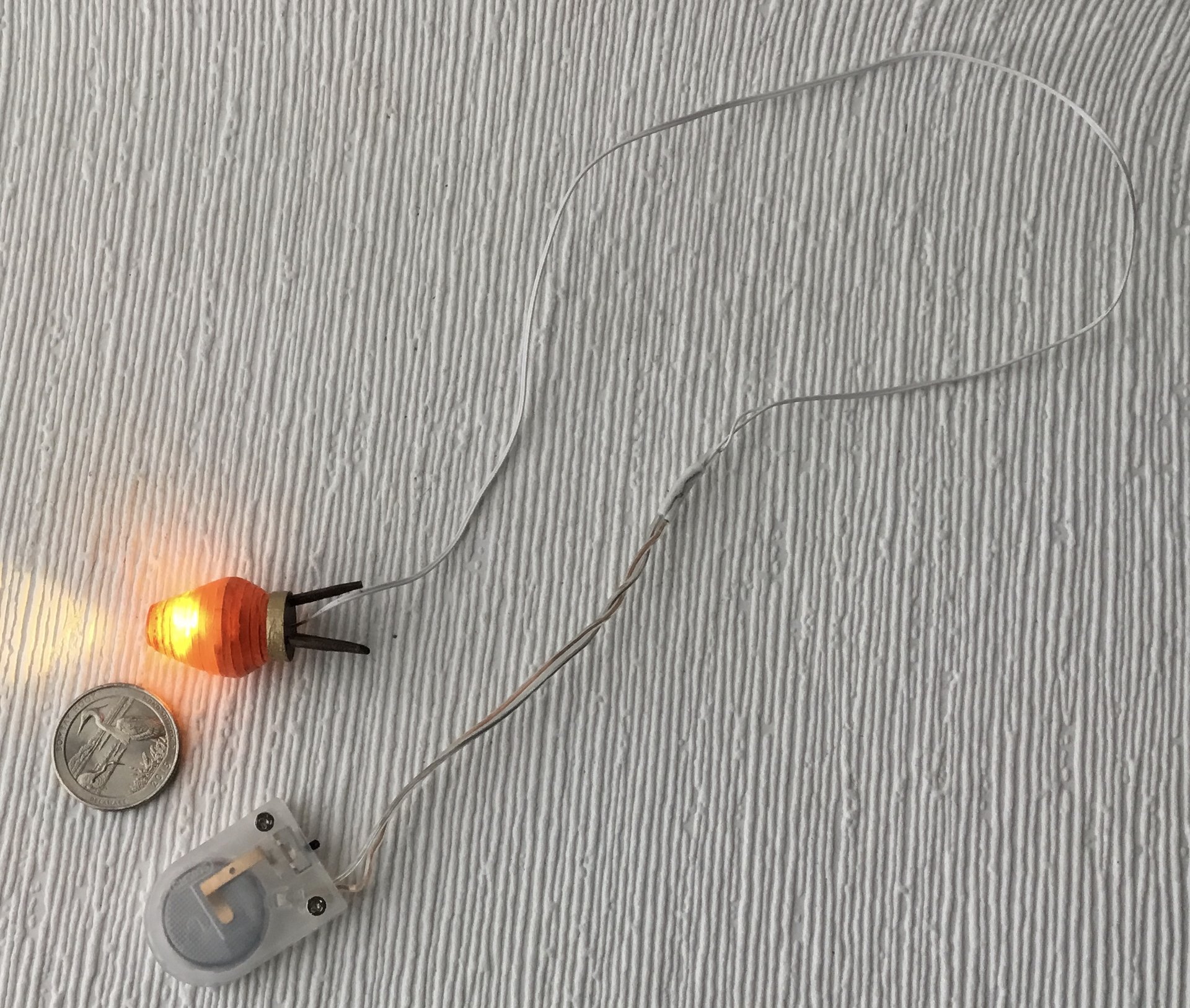 1:12 Dollhouse beehive lamp Mid-century inspired atomic tripod lamp Battery operated orange LED lamp Retro style table lamp