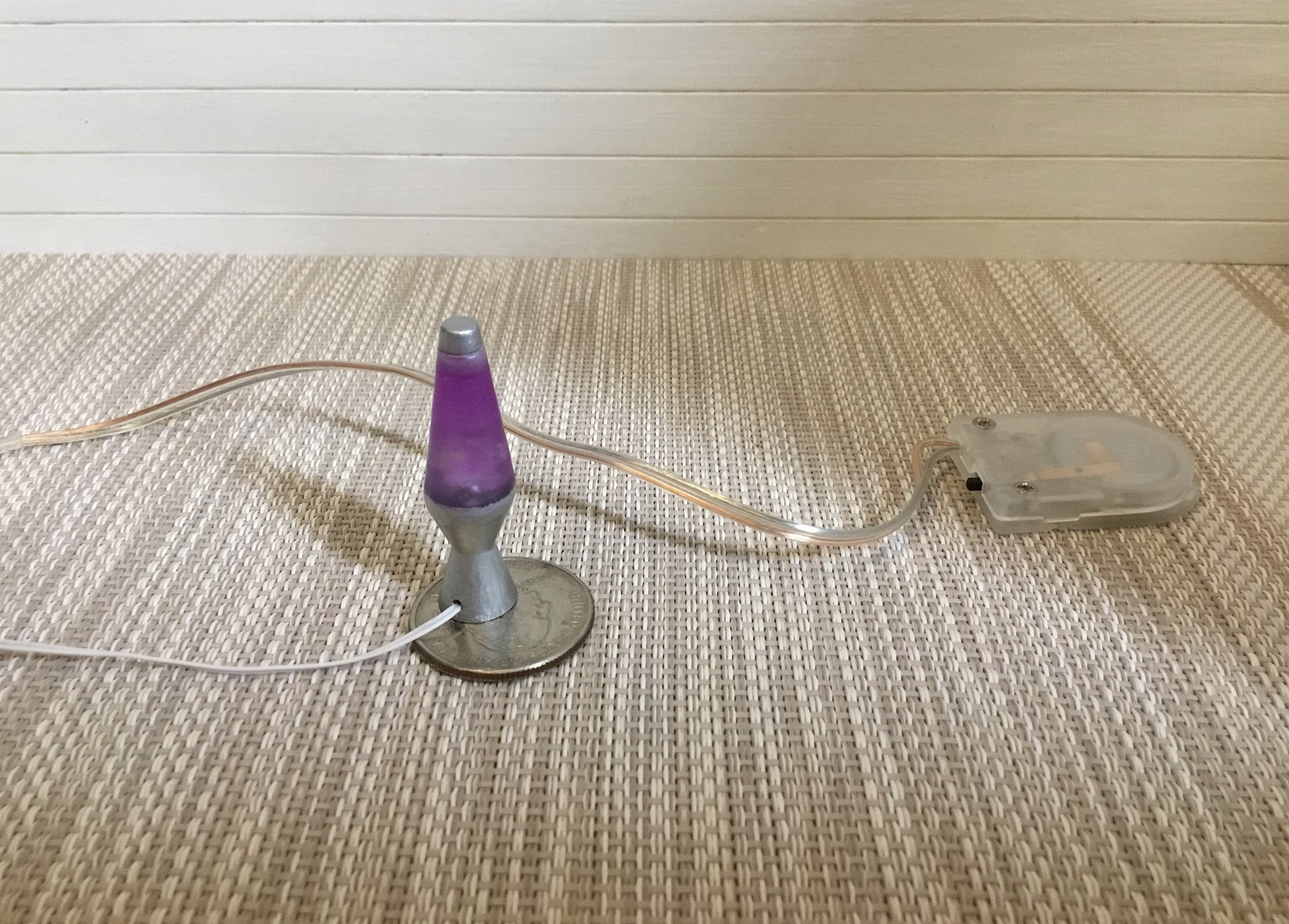 1:12 Dollhouse miniature Handcrafted retro lava lamp Battery operated LED table lamp MCM style with external wires - purple resin