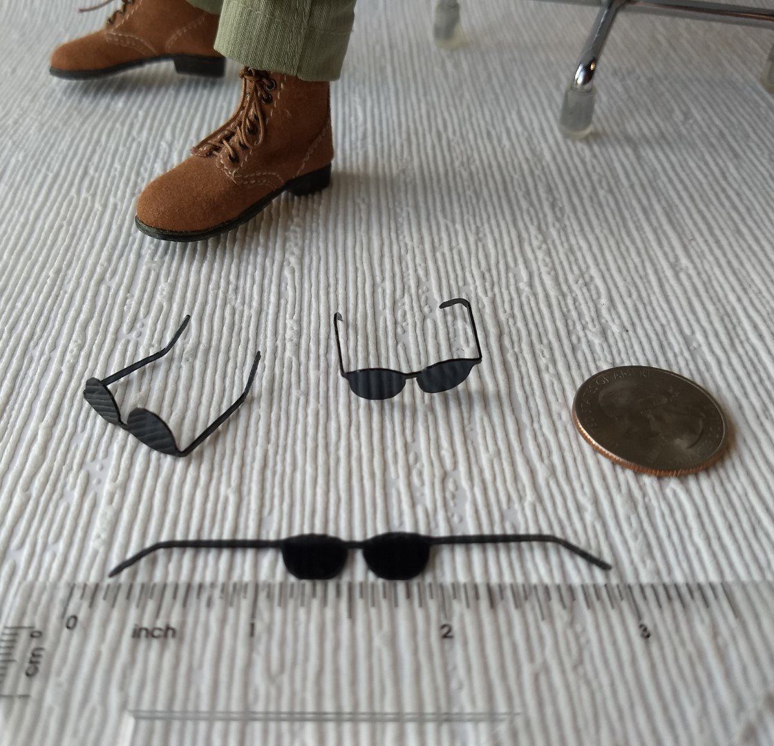1:6 Play scale miniature sunglasses Cool shades Diorama props Price is for each pair
