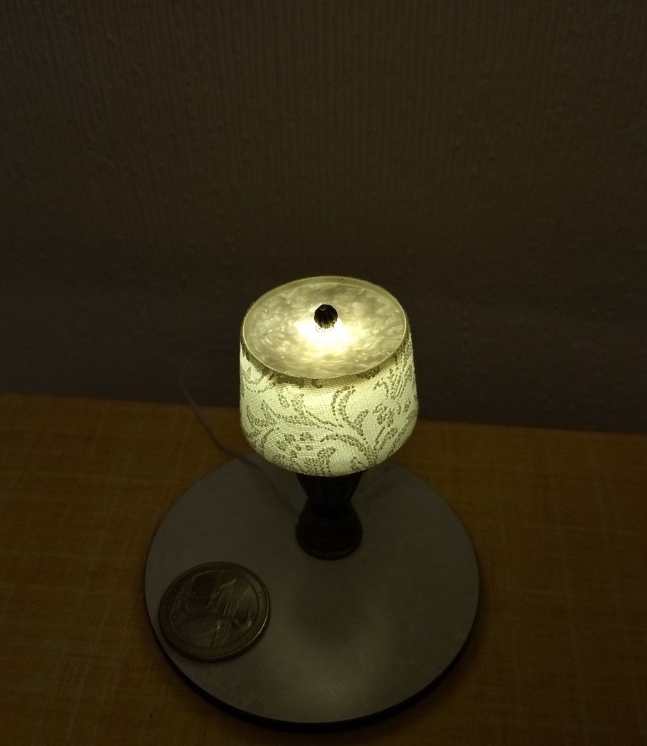 1:12 Dollhouse classic table lamp with deep blue vase lamp post Battery operated dollhouse lamp on external wires