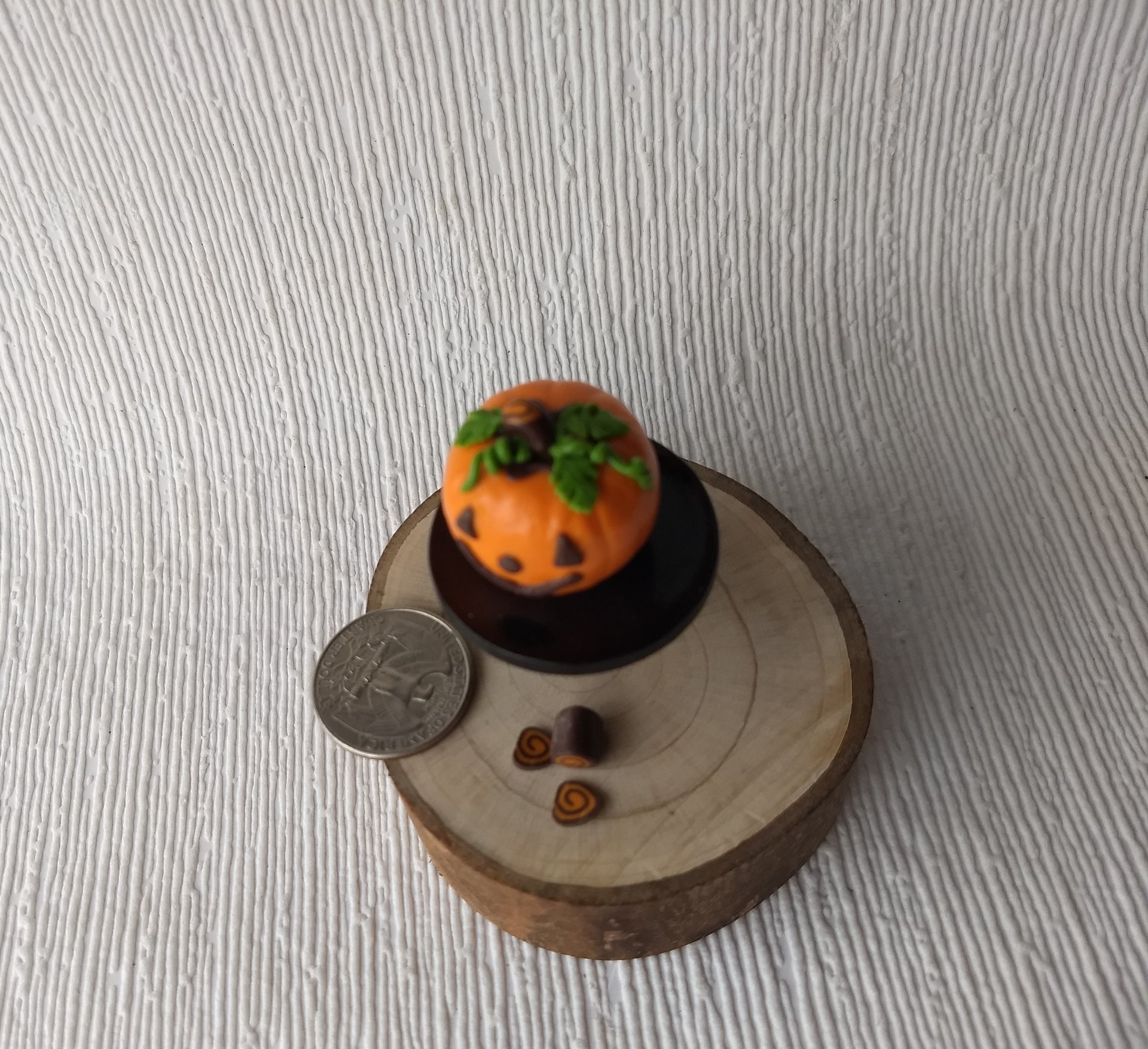 1:12 Dollhouse miniature Jack o lantern cake and Halloween roll on black cake stand