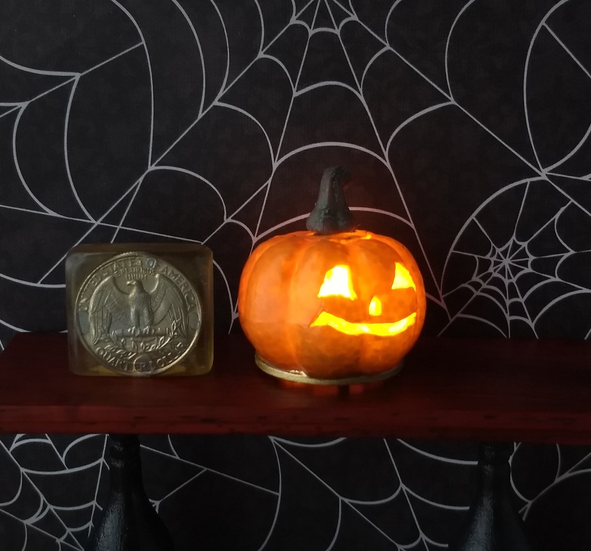 Battery operated miniature light up Jack-O-Lantern Pumpkin LED light for Halloween No external wires REF Grey Bottom