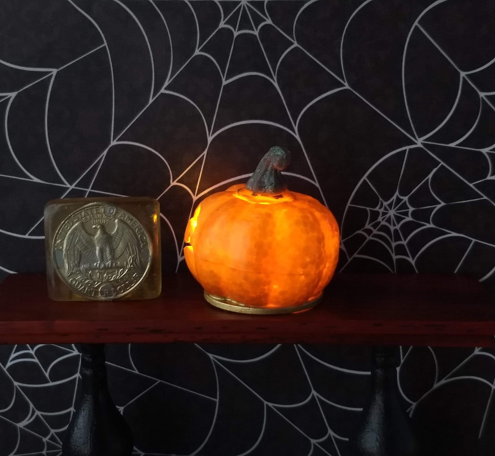 Battery operated miniature light up Jack-O-Lantern Pumpkin LED light for Halloween No external wires REF Grey Bottom