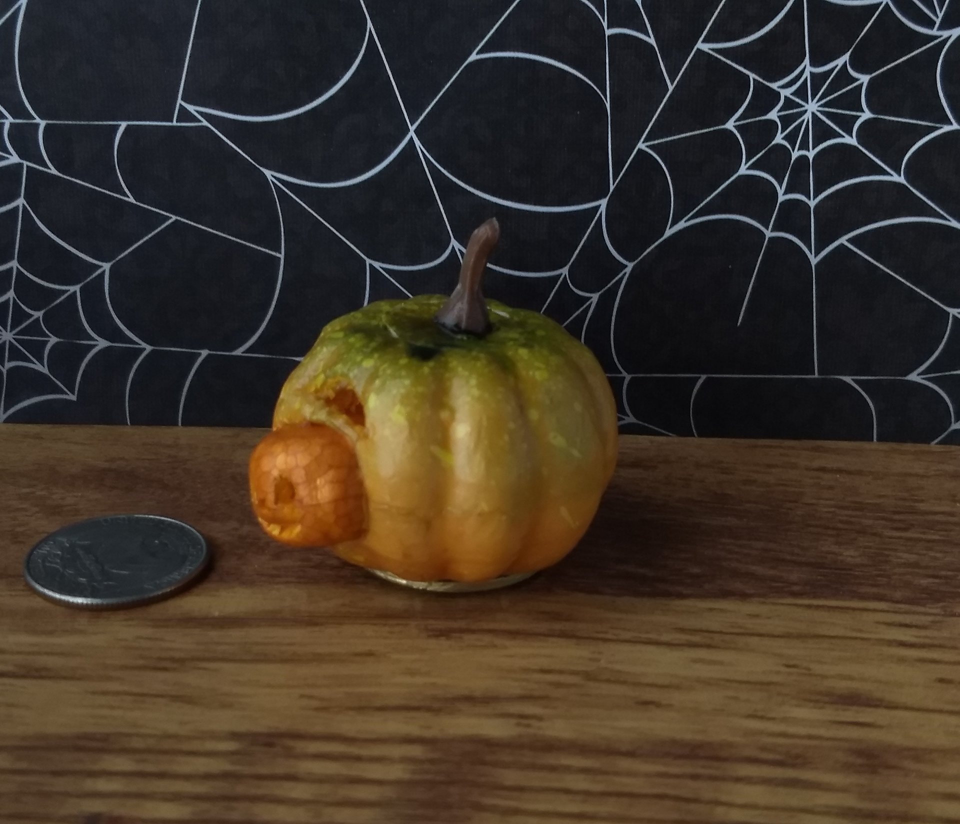 Battery operated miniature light up Jack-O-Lantern Pumpkin LED light for Halloween No external wires REF Mouth a baby