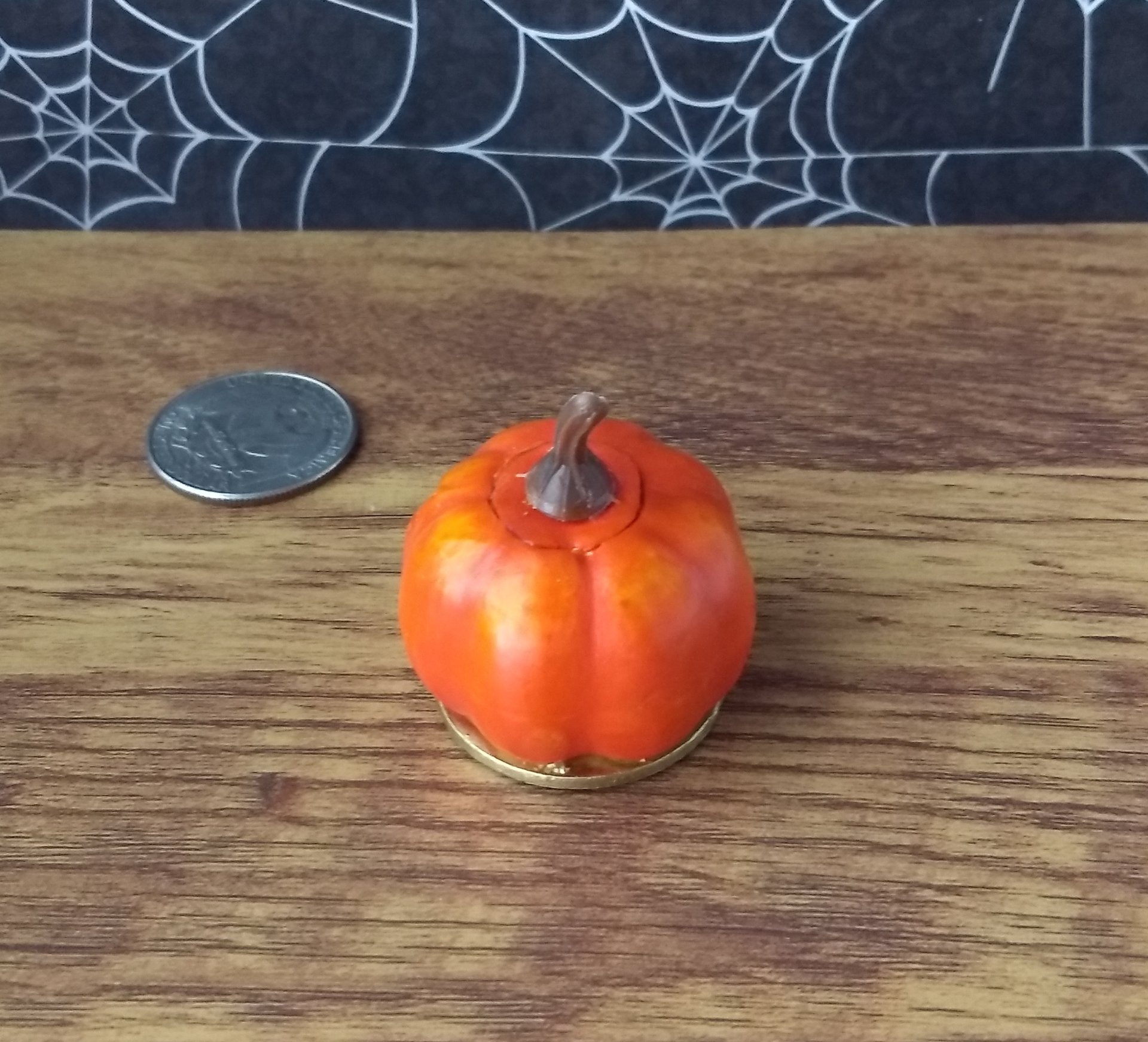 Battery operated miniature light up Jack-O-Lantern Pumpkin LED light for Halloween No external wires REF B Two front teeth