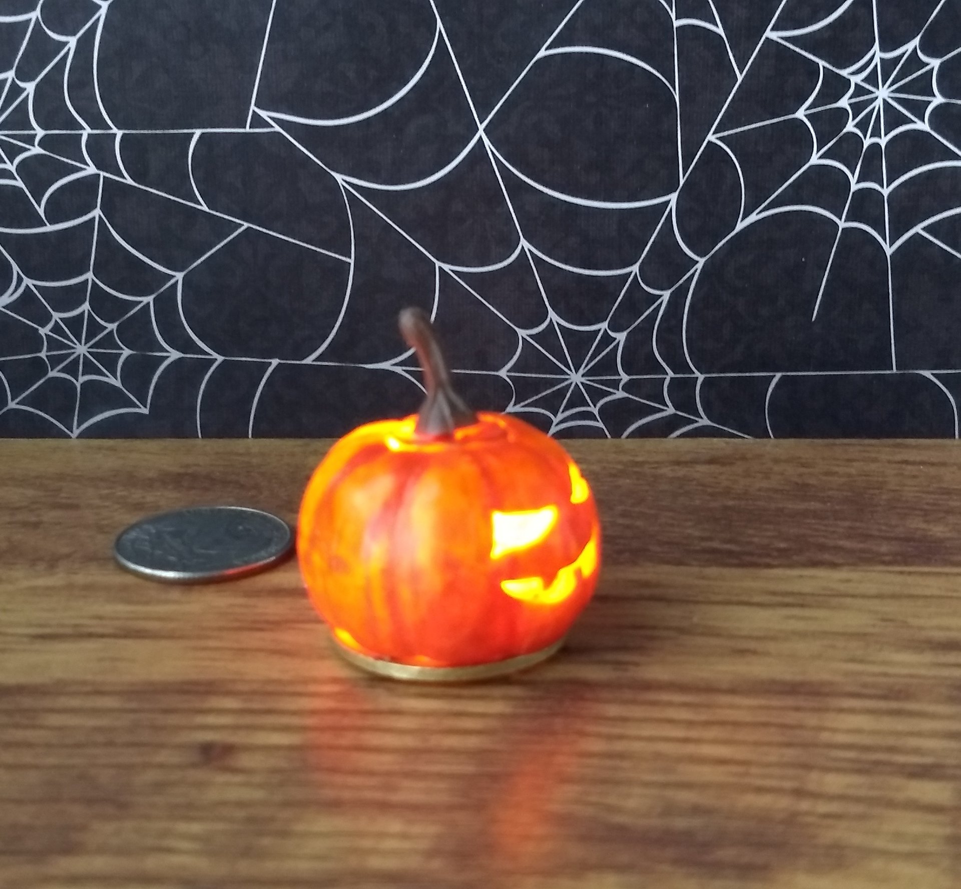 Battery operated miniature light up Jack-O-Lantern Pumpkin LED light for Halloween No external wires REF B Two front teeth