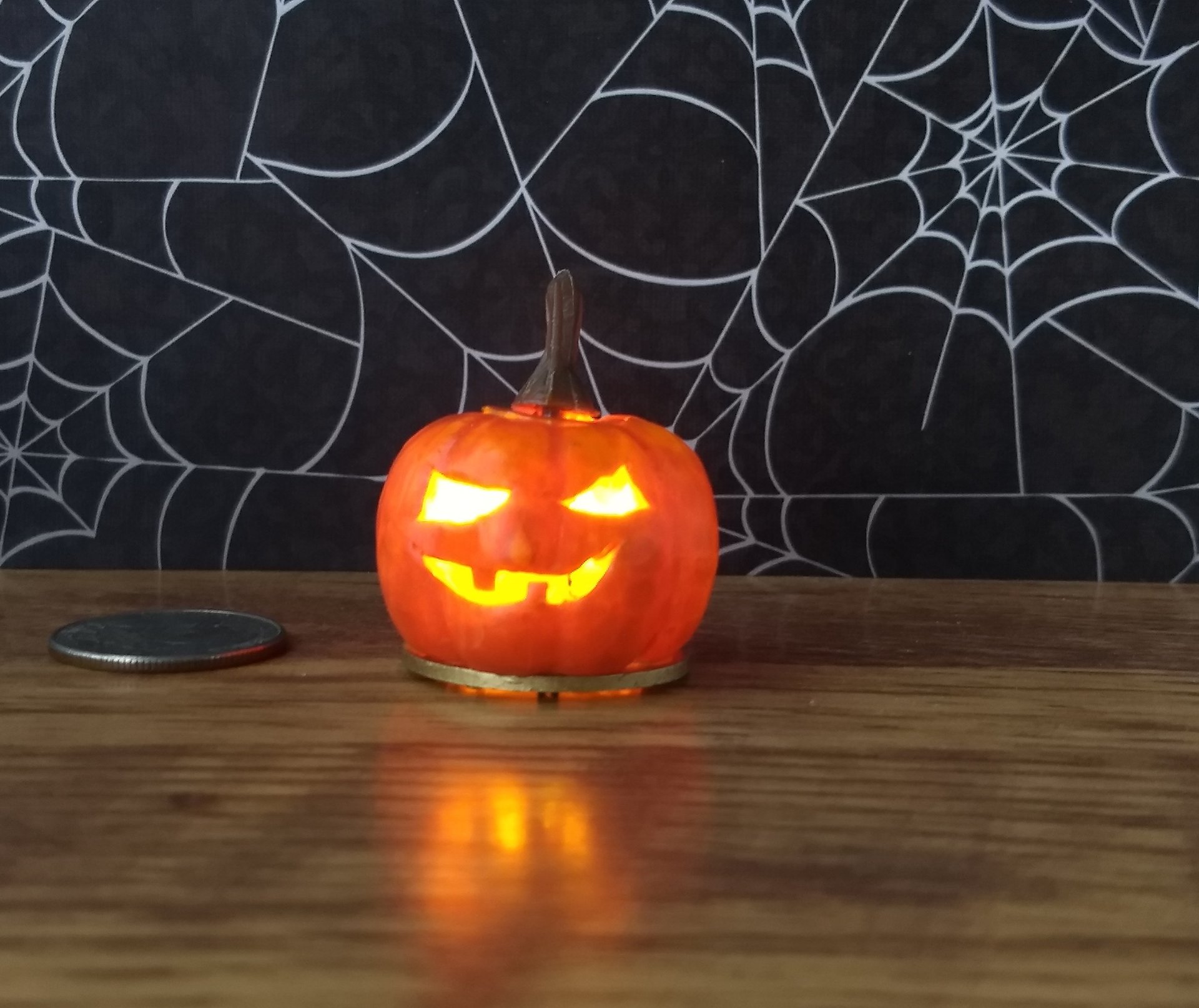 Battery operated miniature light up Jack-O-Lantern Pumpkin LED light for Halloween No external wires REF B Two front teeth