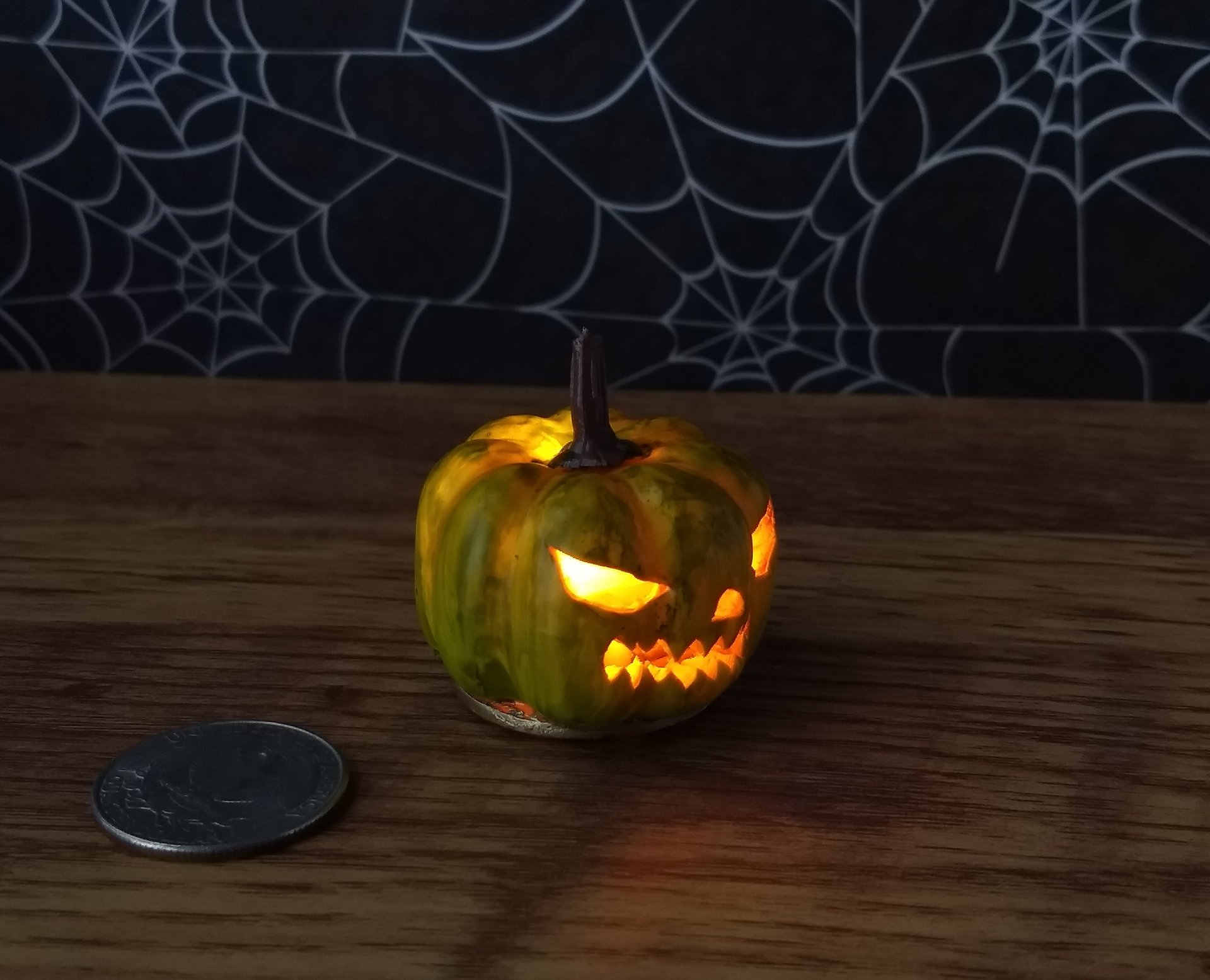 Battery operated miniature light up Jack-O-Lantern Pumpkin LED light for Halloween No external wires REF Green lantern