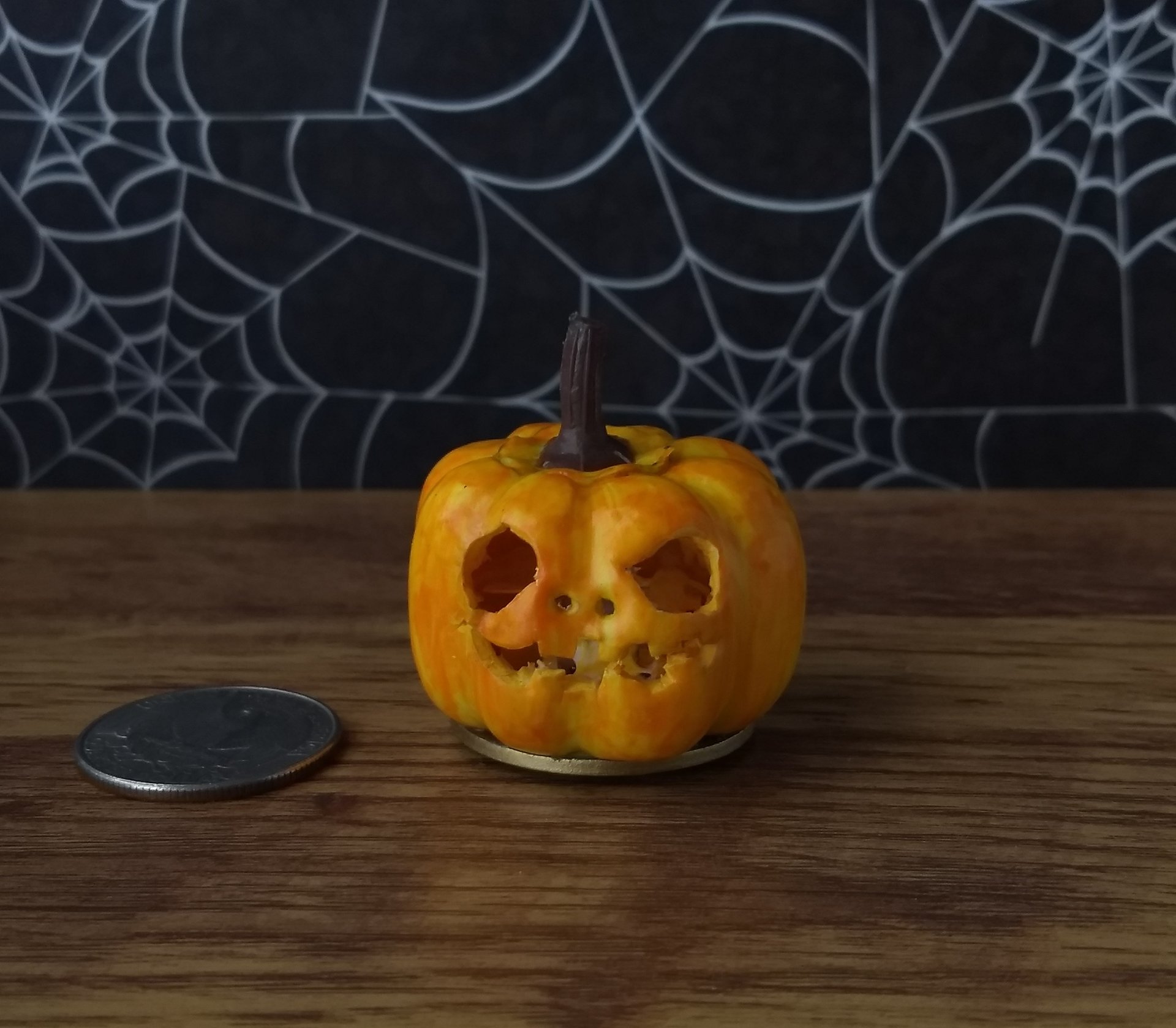 Battery operated miniature light up Jack-O-Lantern Pumpkin LED light for Halloween No external wires REF Big Almond eyes