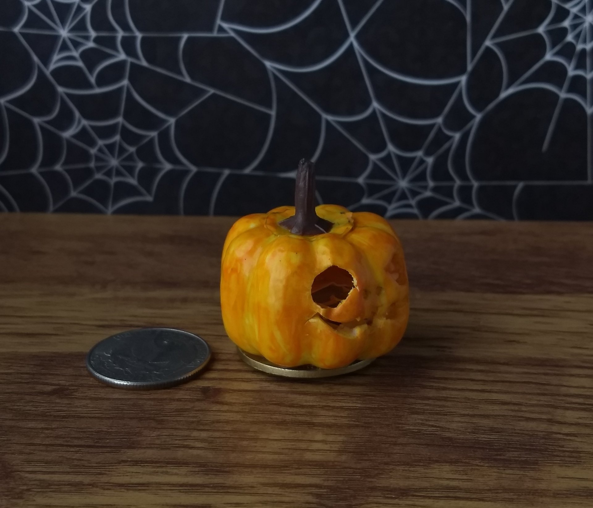 Battery operated miniature light up Jack-O-Lantern Pumpkin LED light for Halloween No external wires REF Big Almond eyes