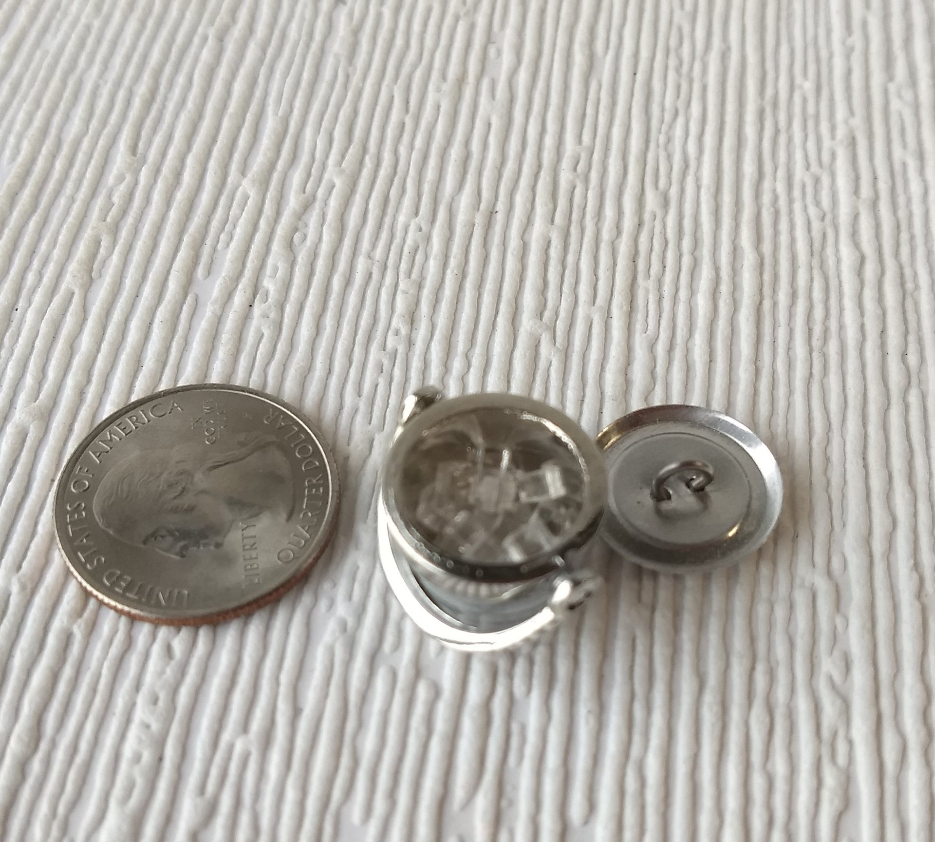 1:12 Dollhosue metal ice bucket with loose ice cubes Bar counter accessory
